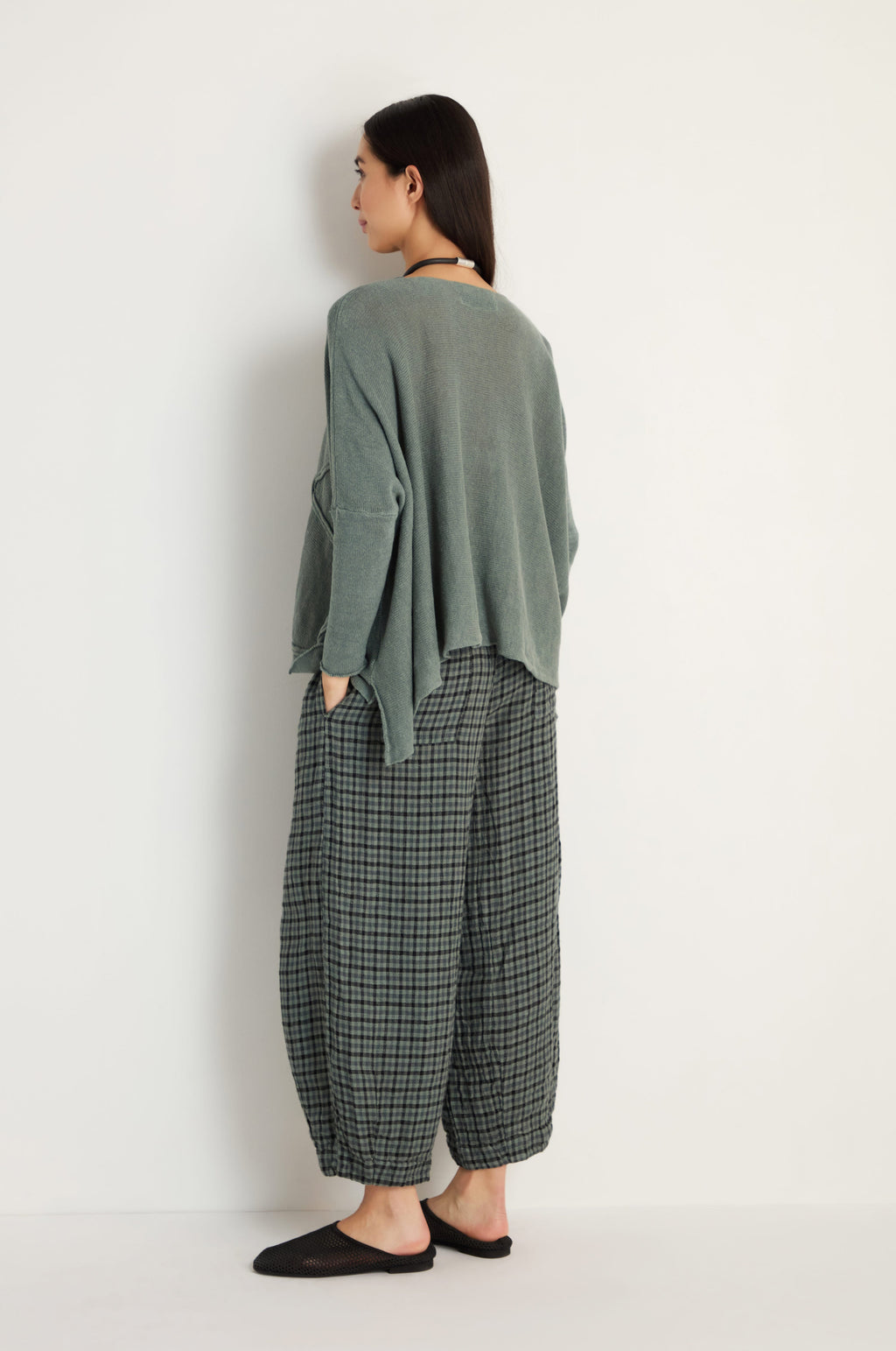 Swirl Seamed Linen Knit Top